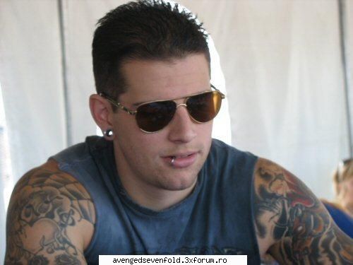 M.Shadows picts - asta imi place la nebunie - M.Shadows