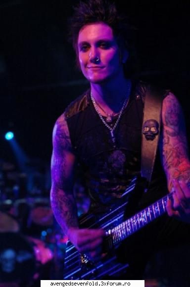 Synyster Gates picts - black*heart - Synyster Gates