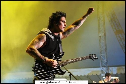�i can hear my mom in the fucking far synyster gates picts