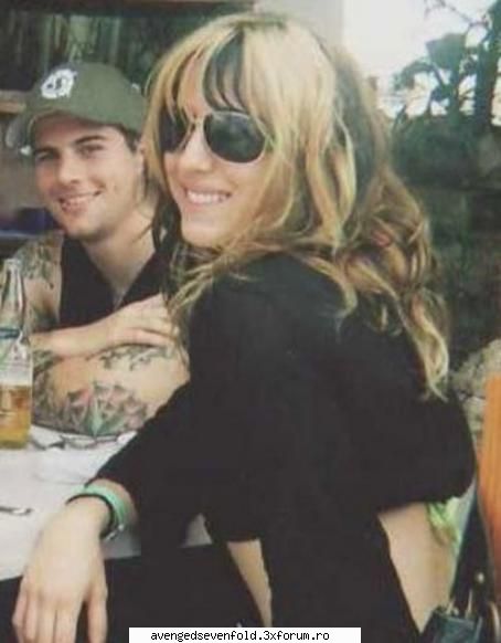 Valary DiBenedetto - aceasta fotografie ma rupe tare...!!! - M.Shadows