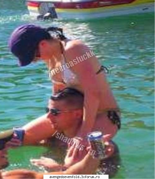 Valary DiBenedetto - uhhh...in poza de mai sus e si jason...so - M.Shadows