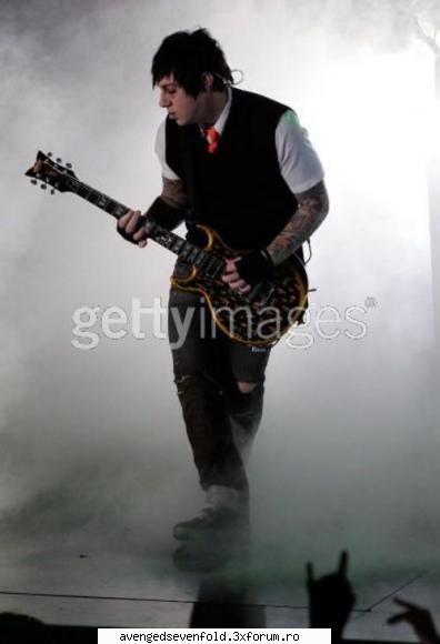 Zacky Vengeance picts - super evil zacky...am obs k sia pus pe chitara - Zacky Veangeance