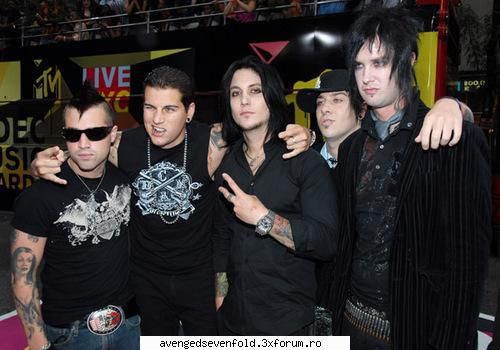 poze cu A7X - ce imi place cum sunt imbracati syn shi q rev - Despre A7X