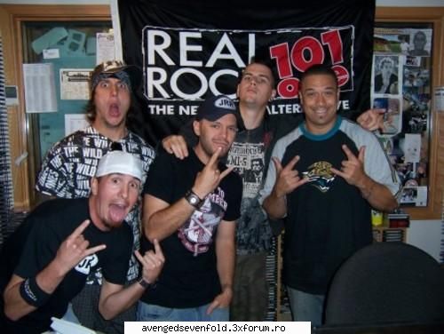poze funny cu A7X - look at syn... =) - Despre A7X