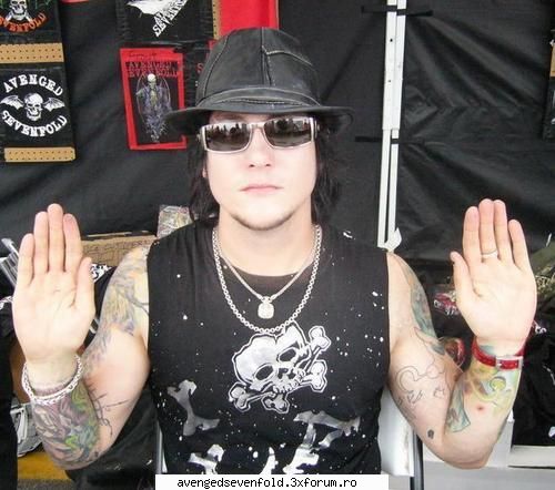 poze funny cu A7X - i didn't do it!! i swear!! - Despre A7X