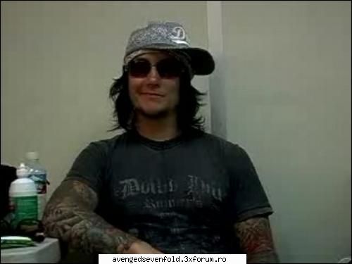 poze funny cu A7X - smile baby...smile... :) - Despre A7X